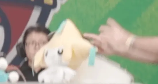 【热点】《宝可梦》战队成员庆祝太激动被撤回冠军！网友鸣不平，玩家讨论热烈